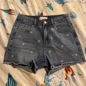 Daisy patterned denim shorts